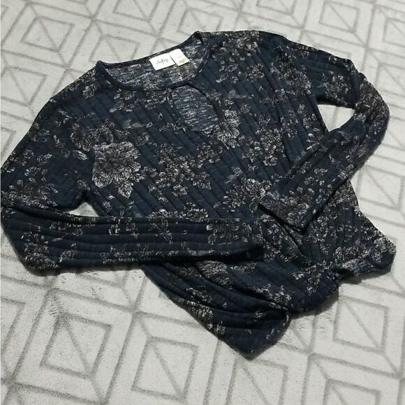 NWOT Daytrip Green & Black Marled Floral Keyhole Twist Ribbed Dainty Chic Blouse - Picture 2 of 6